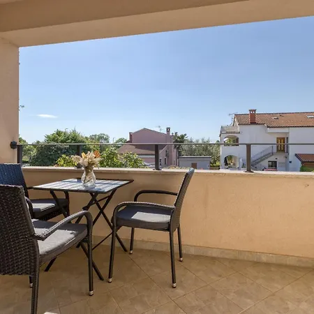 Daire Tina With Balcony *